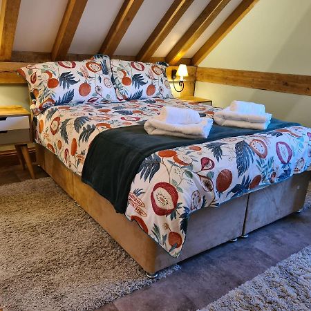 Renovated Loft On Working Farm Lägenhet Mayfield  Exteriör bild