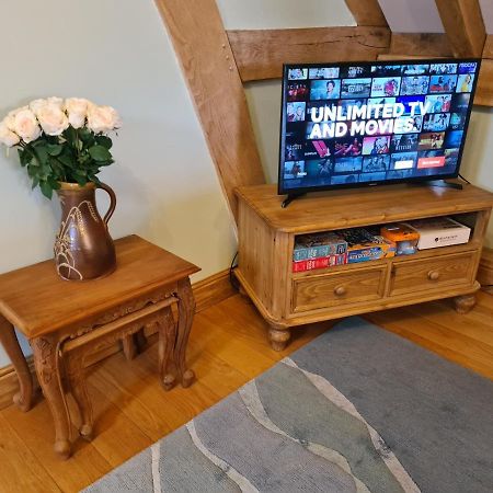 Renovated Loft On Working Farm Lägenhet Mayfield  Exteriör bild