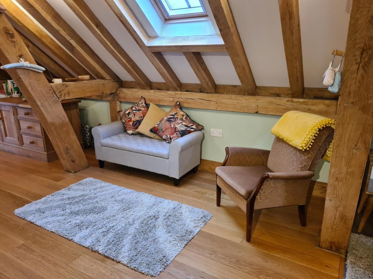 Renovated Loft On Working Farm Lägenhet Mayfield  Exteriör bild