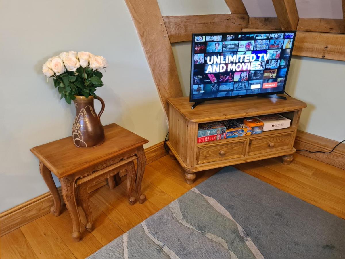 Renovated Loft On Working Farm Lägenhet Mayfield  Exteriör bild